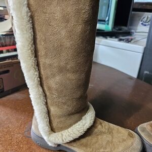 UGG Australia Sundance II 5325 Chestnut Sheepskin BOOTS Size 8